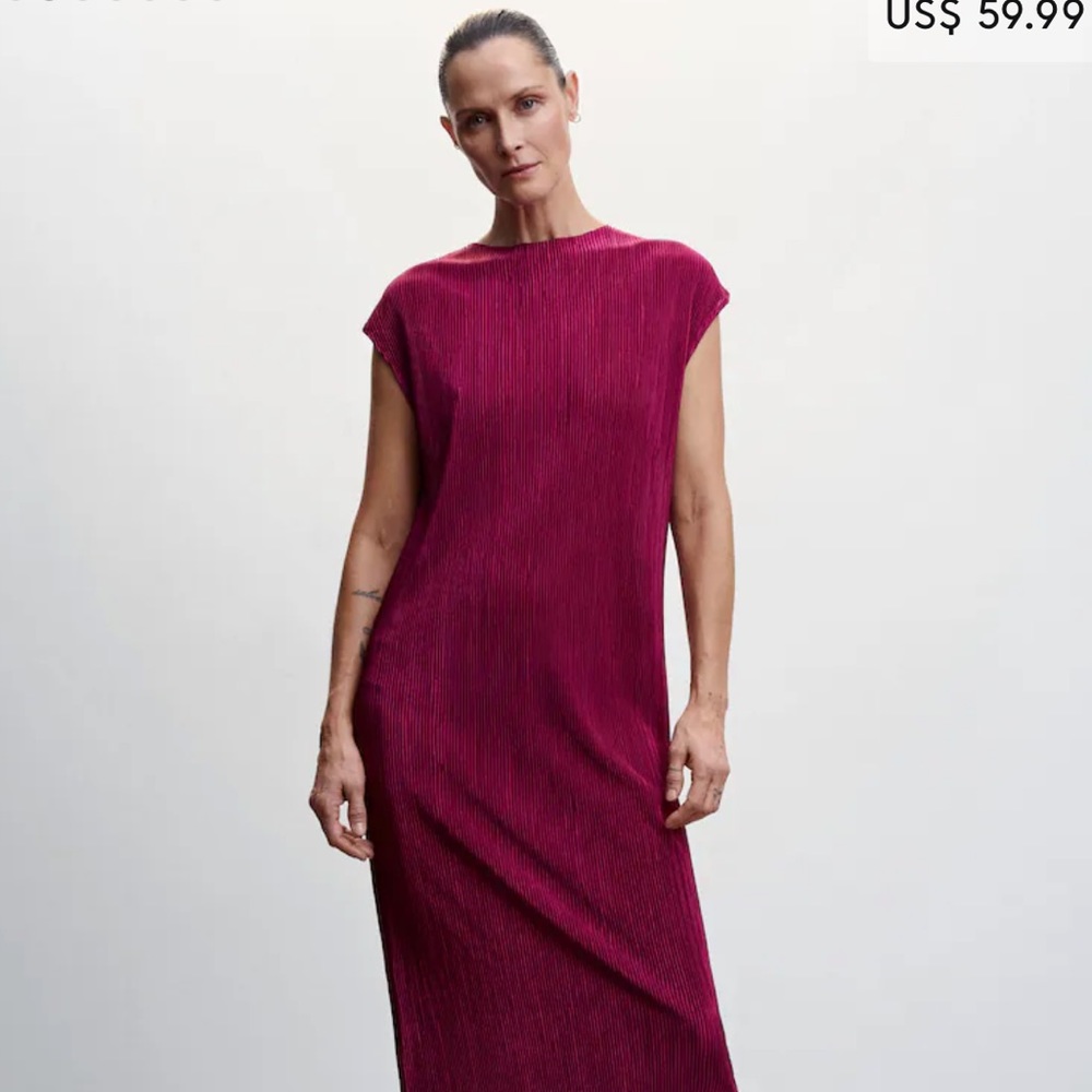 Pleated long dress Mango
